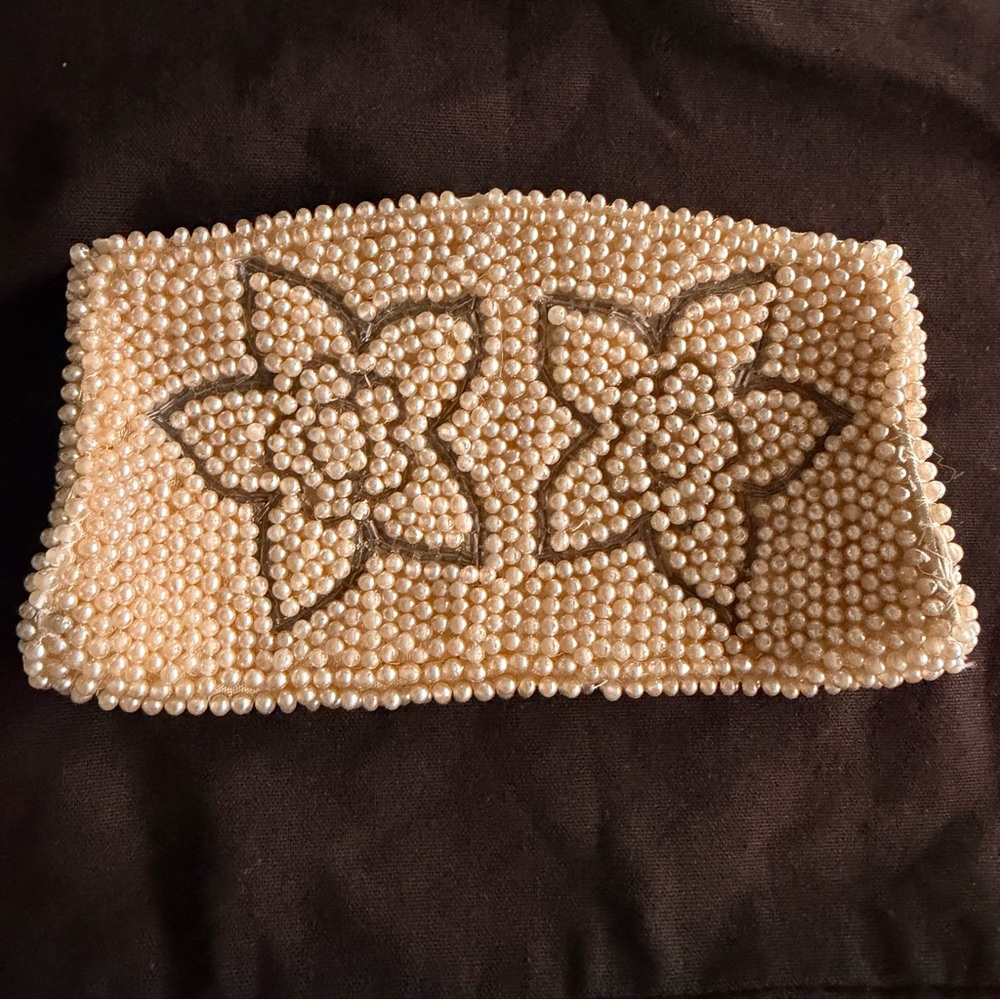 Vintage Japan Faux Pearl Beaded Clutch Wallet Floral Design Ivory Cream
